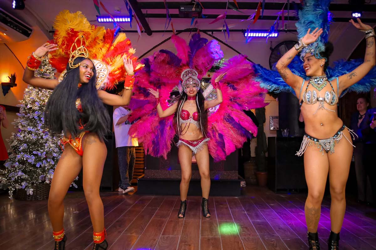 Рестораны с шоу-программами